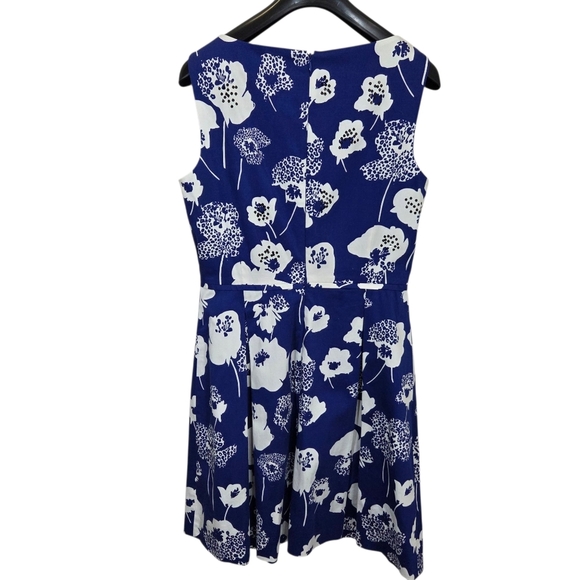 Tahari Blue and White Floral Midi Dress With Black Sequins And Pockets Size 8 - Picture 2 of 5